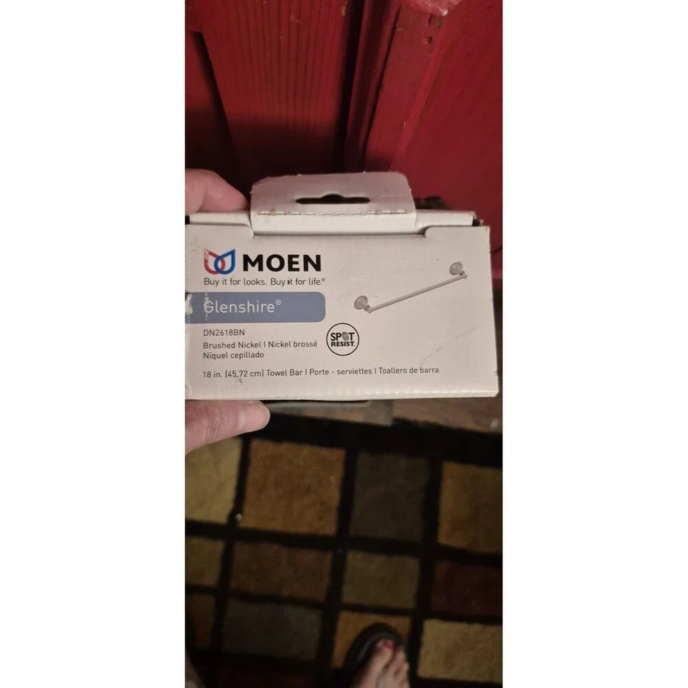 New MOEN Glenshire Brushed Nickel 18 in. Towel Bar DN2618BN NEW Sealed